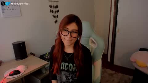 Snapshot of jungleofpandas chatting on October 13, 6:10 pm Call me Sussy  online show from October 13, 6:10 pm