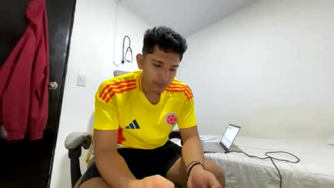 junior_osorio_2 online show from January 18, 5:16 am