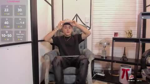 Snapshot of juniormorris_ chatting on October 11, 8:45 pm Junior online show from October 11, 8:45 pm