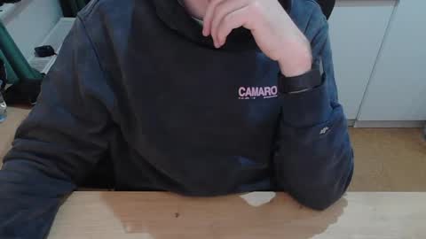 junk2711 online show from April 9, 10:10 am