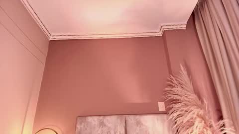 Jupiter Fox online show from March 18, 1:55 am