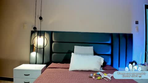 Jupiter Fox online show from April 2, 1:02 am