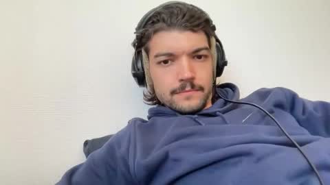 just_a_guy_with_a_big_cock online show from March 29, 8:16 am