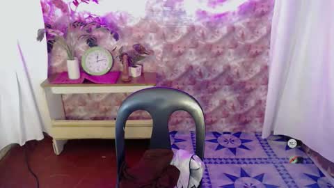 justhewayouare21 online show from April 7, 6:48 am