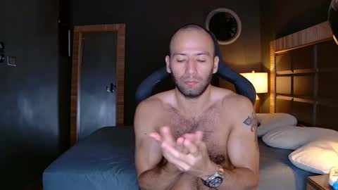 Justin online show from February 10, 11:25 am