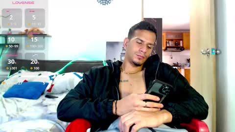 JUSTIN online show from April 24, 9:39 pm