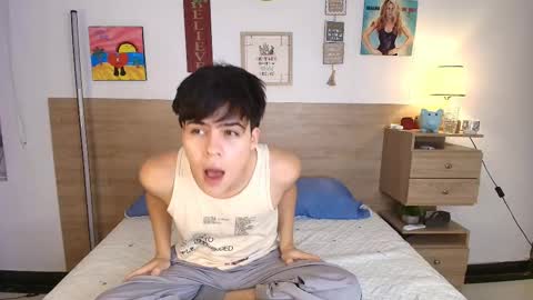 Snapshot of justinbiler chatting on October 1, 2:05 pm Justin online show from October 1, 2:05 pm
