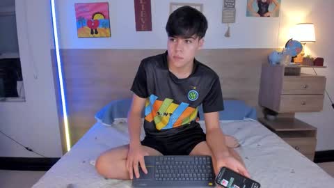 Snapshot of justinbiler chatting on October 17, 12:53 pm Justin online show from October 17, 12:53 pm