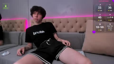 justTEEN online show from June 3, 10:40 am