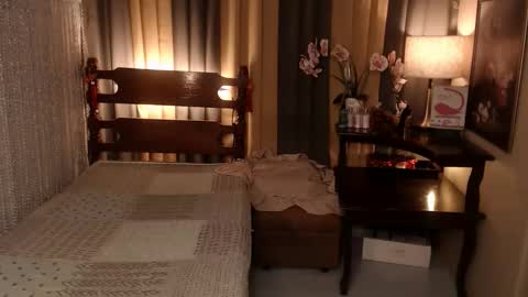 justine_hunk online show from February 9, 6:21 pm