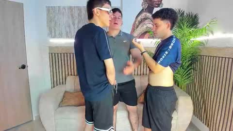 justingtime21 online show from December 4, 6:02 am