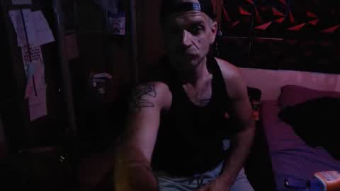 justinmoore1987 online show from April 22, 10:11 am