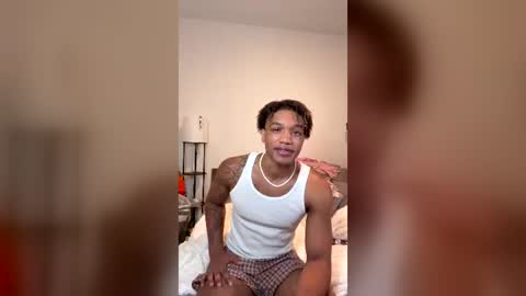justinxdragun online show from August 1, 2:02 am