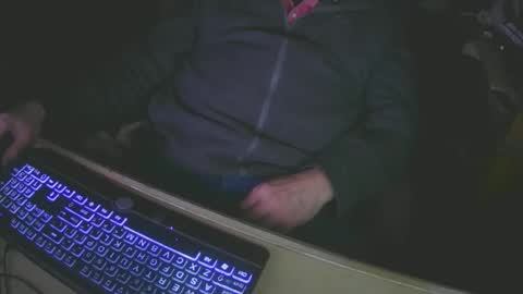 Justme39057 online show from January 3, 9:57 pm