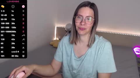 Julie online show from June 3, 4:04 am