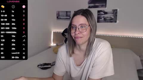 Julie online show from October 16, 4:45 am