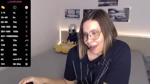 Julie online show from February 24, 8:17 am