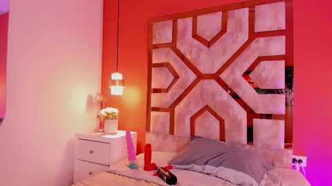 Mia online show from February 20, 6:26 am