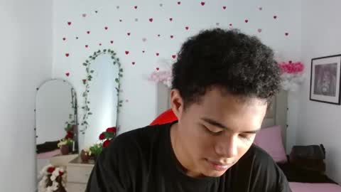 kael_fox online show from April 18, 6:10 pm