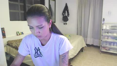 kaeliyh online show from April 13, 4:11 pm