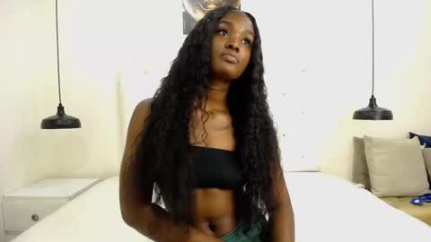 Snapshot of kaiadebayo chatting on February 21, 4:48 pm Angie online show from February 21, 4:48 pm