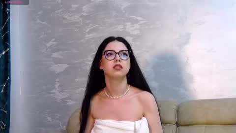 Kaila Lewis online show from June 6, 6:03 pm