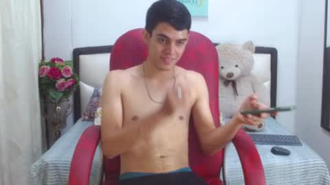Snapshot of kain_noir_ chatting on October 17, 8:46 pm K A I N online show from October 17, 8:46 pm