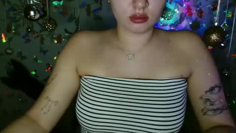 Kaitlin online show from December 5, 7:44 pm