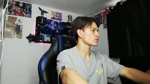 Snapshot of kanekixxxhot chatting on October 21, 3:38 pm andres online show from October 21, 3:38 pm