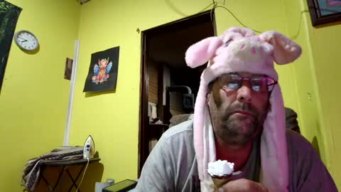 kansasfarmer1 online show from December 17, 1:45 am