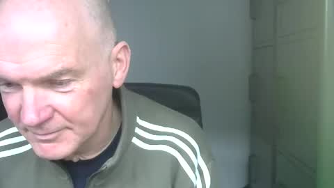 Robbie online show from February 1, 1:19 pm