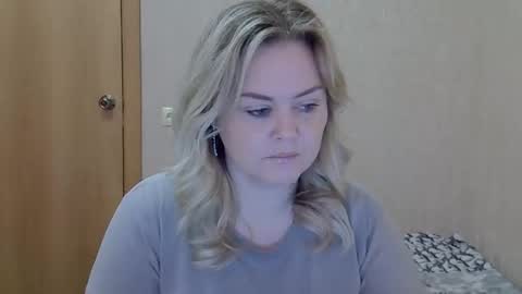 karennelsonx online show from April 21, 7:59 am