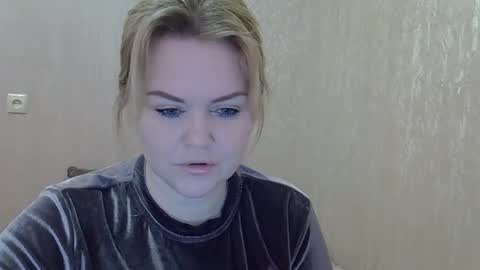 karennelsonx online show from February 24, 9:32 am