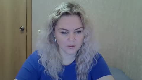 karennelsonx online show from February 5, 8:40 am