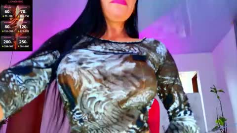 karina4squirt online show from May 12, 12:36 pm