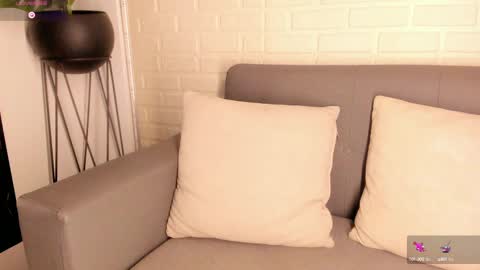Snapshot of karina_gomez_18 chatting on March 9, 2:50 am Kari online show from March 9, 2:50 am