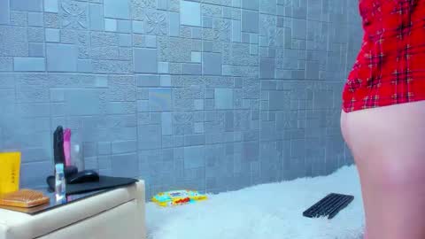 karinatompson online show from November 29, 12:07 am