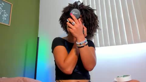 Karlye online show from April 21, 6:15 pm