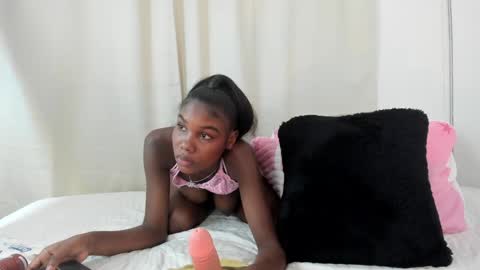 karol_w10 online show from February 26, 1:36 am