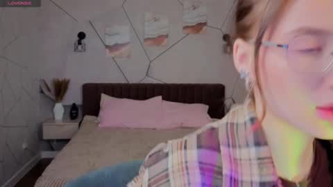 Karolina online show from March 31, 1:06 am