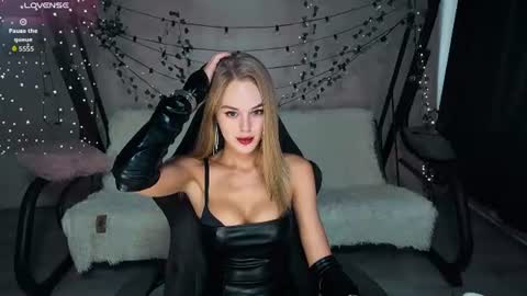 KarolinaHayes online show from July 5, 8:54 am