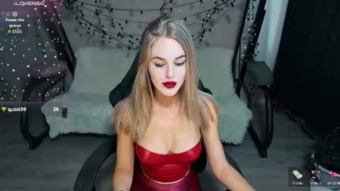 KarolinaHayes online show from June 16, 2:10 pm