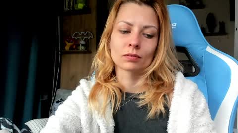 karoline121 online show from March 26, 2:11 pm