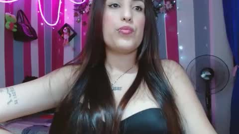 karoline_lov2 online show from November 3, 5:36 pm