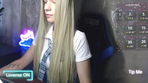 Caroline Fox online show from July 25, 8:56 am