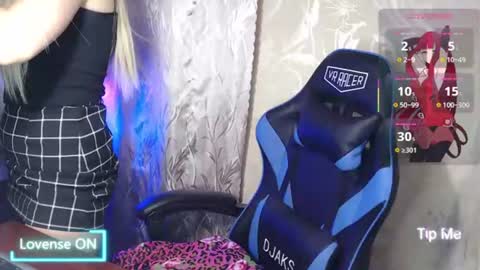 Caroline Fox online show from July 30, 8:59 am
