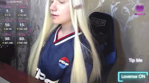 Caroline Fox online show from March 6, 12:04 pm