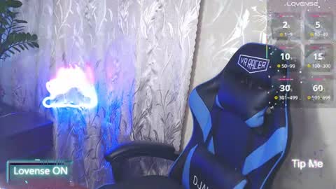 Caroline Fox online show from June 13, 10:47 am