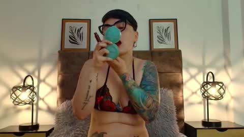 kat paradisse online show from March 19, 12:21 pm