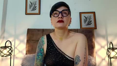 kat paradisse online show from April 24, 12:40 pm